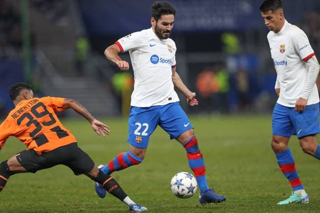 07 11 2023, xtgx, Football, UEFA Champions League, Shakhtar Donetsk FC Barcelona emspor, v l Newerton Donetsk, 39 , Mykola Matvienko Donetsk, 22 duel, duel, fight, tackle DFL DFB REGULATIONS PROHIBIT ANY USE OF PHOTOGRAPHS as IMAGE SEQUENCES and or QUASI VIDEO Hamburg