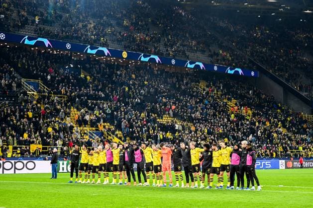 DORTMUND - Borussia Dortmund players celebrate the victory during the UEFA Champions League match between Borussia Dortmund and Newcastle United FC at Signal Iduna Park on November 7, 2023 in Dortmund, Germany. ANP Hollandse Hoogte UEFA Champions League 2023 24 2023 2024 xVIxANPxSportx xGerritxvanxKeulenxIVx 483272560 originalFilename: 483272560.jpg