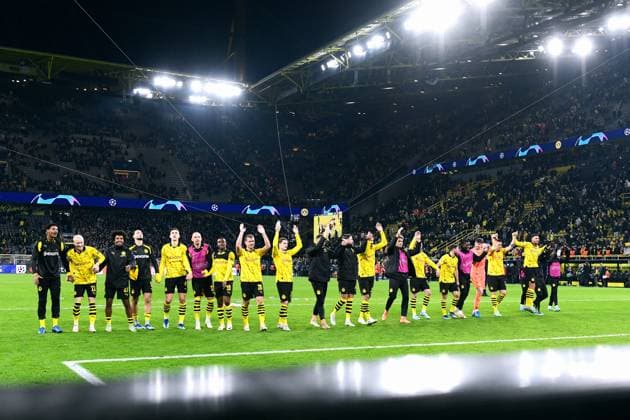 Football, Champions League, Germany, Men, Season 2023 2024, Matchday 4, Signal Iduna Park Dortmund Bor Dortmund Newcastle United 2 0 BVB final cheer in front of the South Curve Cheers, joy, action UEFA REGULATES PROHIBIT ANY USE OF PHOTOGRAPHS AS IMAGE SEQUENCES AND OR QUASI VIDEO