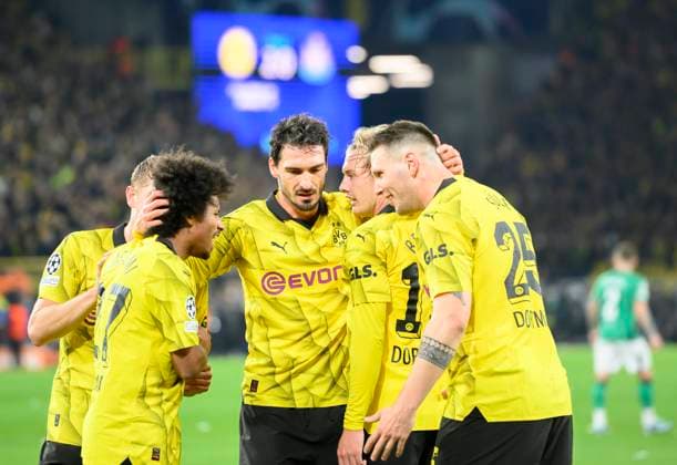 Cheering DO around Julian BRANDT DO after his goal for 2 0, f l Karim David ADEYEMI DO , Mats HUMMELS DO , Julian BRANDT DO , Niklas SUELE Süle DO Football Champions League, Preliminary Round, Matchday 4, Borussia Dortmund DO Newcastle United NU , on 07 11 2023 in Dortmund Germany UEFA regulations prohibit any use of photographs as image sequences and or quasi video Â