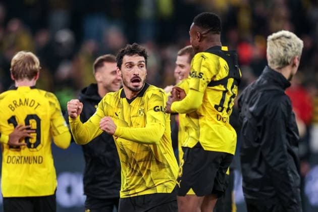 07 11 2023, Football, Season 2023 2024, UCL, UEFA Champions League, Group stage, Matchday 4, Borussia Dortmund Newcastle United, v l Mats Hummels Borussia Dortmund , Youssoufa Moukoko Borussia Dortmund , Dortmund Signal Iduna Park NRW Germany xRHR PHOTO DEx Copyright: DennisxEwert RHR-FOTOx RHR-FOTO DE