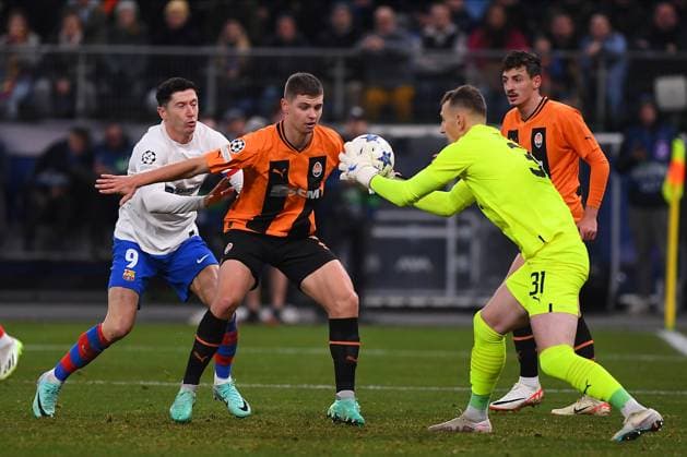 HAMBURG, GERMANY - 7 NOVEMBER, 2023: The UEFA Champions League match between FC Shakhtar Donetsk vs FC Barcelona, Barca at Volksparkstadion  Copyright: xVItaliixKliuievx