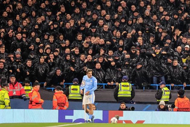 UEFA Champions League Manchester City vs Young Boys Jack Grealish 10 of Manchester City receives a cold welcome from the Young Boy™s fans during the UEFA Champions League match Manchester City vs Young Boys at Etihad Stadium, Manchester, United Kingdom, 7th November 2023 (Photo by Conor Molloy News Images) Manchester Etihad Stadium Manchester United, ManU Kingdom Copyright: xConorxMolloy NewsxImagesx