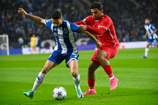 FC Porto v Royal Antwerp FC - UEFA Champions League PORTO, PORTUGAL - NOVEMBER 07 : Joao Mario forward of Porto and Wijndal Owen defender of Antwerp FC during the UEFA Champions League group H match between FC Porto and Royal Antwerp FC on November 7, 2023 in Porto, Portugal, 07 11 2023 Porto Portugal  Copyright: xPeterxDexVoechtx