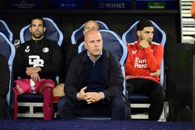 ROME - Feyenoord coach Arne Slot during the UEFA Champions League match in group E between SS Lazio Roma and Feyenoord Rotterdam at Stadio Olimpico on November 7, 2023 in Rome, Italy. ANP OLAF KRAAK UEFA Champions League 2023 24 2023 2024 xVIxANPxSportx xxANPxIVx 483275261 originalFilename: 483275261.jpg