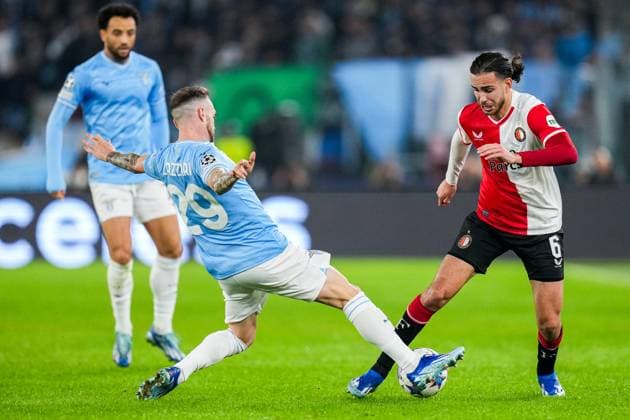 UEFA Champions League: S.S. Lazio v Feyenoord Rome - Manuel Lazzari of Lazio, Ramiz Zerrouki of Feyenoord during the 4th leg of the UEFA Champions League group stage between S.S. Lazio v Feyenoord at Stadio Olympico on 7 November 2023 in Rome, Italy. Copyright: xYannickxVerhoevenx