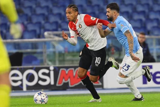 UEFA CHAMPIONS LEAGUE 2023-2024 - GROUP E - SS Lazio vs Feyenoord, Olympic Stadium in Rome on 7th november 2023 Rome, Italy 07.11.2023: Calvin Stengs of Feyenoord, Hysaj of lazio in action during the Uefa Champions League 2023-2024 football, group E, between SS Lazio vs Feyenoord at Olympic Stadium in Rome. Rome Olympic italy italy Copyright: xmarcoxiacobucci