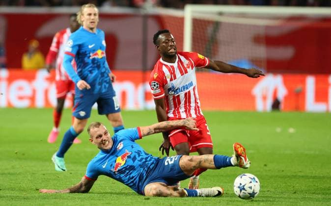 Red Star Belgrade RB Leipzig Champions League Beograd, 07 11 2023, Stadion Rajko Mitic, Football , UEFA Champions League, Group G , Matchday 4 , Red Star Belgrade vs RB Leipzig , Pictured from left David Raum 22, RB Leipzig and Osman BukariÊ 30, Belgrade , Photo for editorial use only , UEFA regulations prohibit any use of photographs as image sequences and or quasi video ,