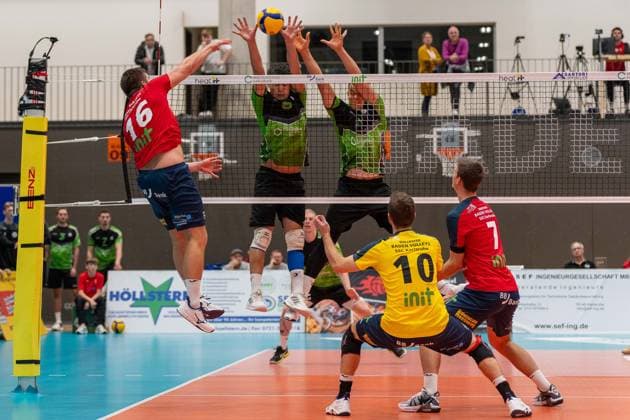 Attack by Benz, Alexander BADEN VOLLEYS SSC Karlsruhe, 16 , GER, Volleyball, 1 Bundesliga Maenner, BADEN VOLLEYS SSC Karlsruhe vs VC Bitterfeld Wolfen, 07 11 2023, GER, Volleyball, 1 Bundesliga Maenner, BADEN VOLLEYS SSC Karlsruhe vs VC Bitterfeld Wolfen, 07 11 2023 Karlsruhe Copyright: xEibner-Pressefoto StefanxMayerx EP_SMR