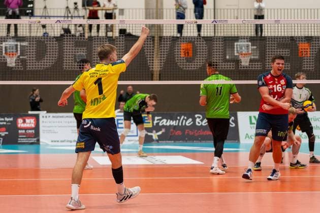 Jubel Ahmann, Mika BADEN VOLLEYS SSC Karlsruhe, 1 , GER, Volleyball, 1 Bundesliga Maenner, BADEN VOLLEYS SSC Karlsruhe vs VC Bitterfeld Wolfen, 07 11 2023, GER, Volleyball, 1 Bundesliga Maenner, BADEN VOLLEYS SSC Karlsruhe vs VC Bitterfeld Wolfen, 07 11 2023 Karlsruhe Copyright: xEibner-Pressefoto StefanxMayerx EP_SMR