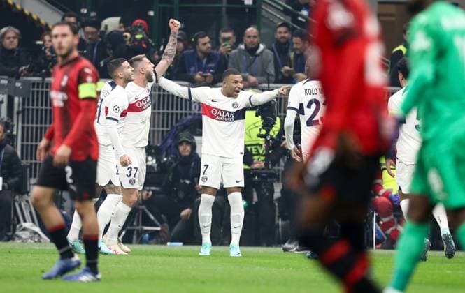 November 7, 2023, Milan, Lombardy, Italy: KYLIAN MBAPPE 7 of Paris Saint Germain reacts to MILAN SKRINIAR 37 of Team Paris Saint Germain scoring his side first goal in the UEFA Champions League Group Stage game between AC Milan and Paris Saint Germain on Tuesday November 7th 2023 at Stadio San Siro, Italy Milan Italy - ZUMAc179 20231107_zep_c179_008 Copyright: xMickaelxChavetx