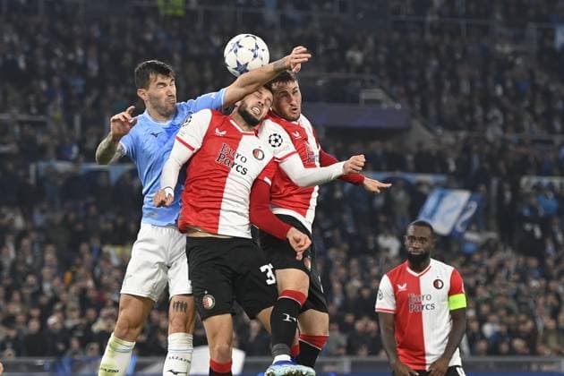 ROME, 07-11-2022, Stadio Olimpico, UEFA Champions League Football, season 2023 2024, Lazio - Feyenoord, (L-R) Feyenoord player David Hancko, Feyenoord player Santiago Gimenez during the match Lazio - Feyenoord Lazio - Feyenoord  x23081317x Copyright: