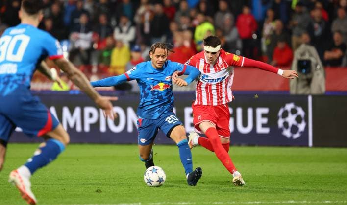 Red Star Belgrade RB Leipzig Champions League Beograd, 07 11 2023, Stadion Rajko Mitic, Fußball , UEFA Champions League, Gruppe G , Spieltag 4 , Red Star Belgrade vs RB Leipzig , Im Bild von li Xavi Simons RB Leipzig und Kosta Nedeljkovic 2, Belgrad , Foto nur zur redaktionellen Nutzung bestimmt , UEFA regulations prohibit any use of photographs as image sequences and or quasi video ,