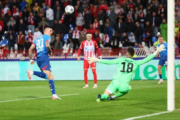 Red Star Belgrade RB Leipzig Champions League Beograd, 07 11 2023, Stadion Rajko Mitic, Soccer , UEFA Champions League, Group G , Matchday 4 , Red Star Belgrade vs RB Leipzig , Pictured from left Benjamin Sesko 30, RB Leipzig and goalkeeper Omri Glazer 18, Belgrade , Photo for editorial use only , UEFA regulations prohibit any use of photographs as image sequences and or quasi video ,