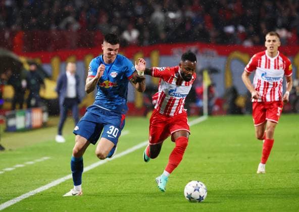 Red Star Belgrade RB Leipzig Champions League Beograd, 07 11 2023, Stadion Rajko Mitic, Fußball , UEFA Champions League, Gruppe G , Spieltag 4 , Red Star Belgrade vs RB Leipzig , Im Bild von li Benjamin Sesko 30, RB Leipzig und Guelor Kanga 8, Belgrade , Foto nur zur redaktionellen Nutzung bestimmt , UEFA regulations prohibit any use of photographs as image sequences and or quasi video ,