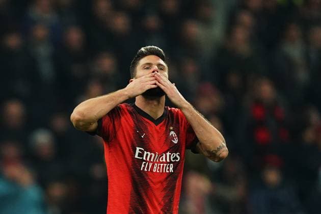 Foto Spada LaPresse 07 novembre 2023 - Milano , Italia - calcio - Milan vs PSG Paris Saint- Germain - Champions League 2023 2024 - Stadio San Siro. Nella foto: Olivier Giroud (A.c. Milan); esultanza dopo gol 1-2 November 07 , 2023 Milan , Italy - sport, calcio - Milan vs PSG Paris Saint- Germain - Champions League 2023 2024 - San Siro Stadium . In the pic : Olivier Giroud (A.c. Milan);celebrates after scoring gol 1-2  Copyright: xSpada LaPressex