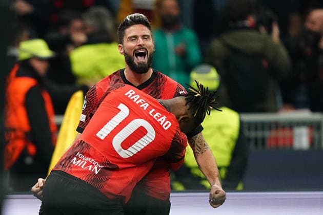 Foto Spada LaPresse 07 novembre 2023 - Milano , Italia - calcio - Milan vs PSG Paris Saint- Germain - Champions League 2023 2024 - Stadio San Siro. Nella foto: Olivier Giroud (A.c. Milan); esultanza dopo gol 1-2 November 07 , 2023 Milan , Italy - sport, calcio - Milan vs PSG Paris Saint- Germain - Champions League 2023 2024 - San Siro Stadium . In the pic : Olivier Giroud (A.c. Milan);celebrates after scoring gol 1-2  Copyright: xSpada LaPressex