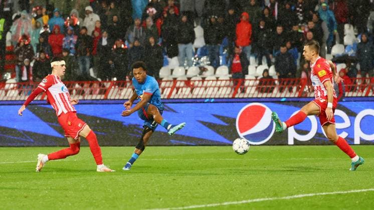 Red Star Belgrade RB Leipzig Champions League Beograd, 07 11 2023, Stadion Rajko Mitic, Fußball , UEFA Champions League, Gruppe G , Spieltag 4 , Red Star Belgrade vs RB Leipzig , Goal for Leipzig to 0 2 In the picture scorer Lois Openda mi , 17, RB Leipzig pulls away and scores , Photo for editorial use only , UEFA regulations prohibit any use of photographs as image sequences and or quasi video ,