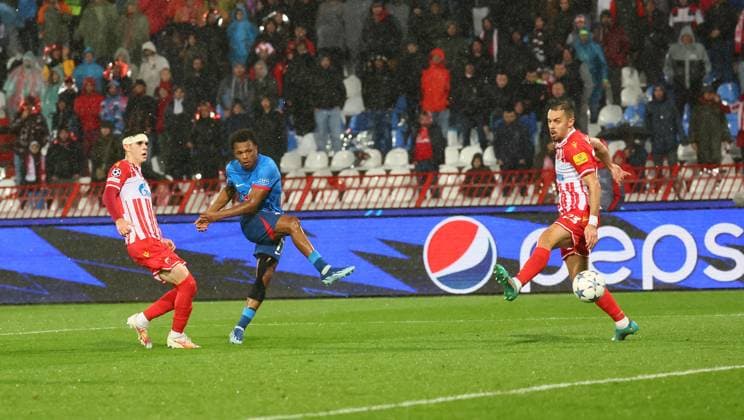 Red Star Belgrade RB Leipzig Champions League Beograd, 07 11 2023, Stadion Rajko Mitic, Fußball , UEFA Champions League, Gruppe G , Spieltag 4 , Red Star Belgrade vs RB Leipzig , Goal for Leipzig to 0 2 In the picture scorer Lois Openda mi , 17, RB Leipzig pulls away and scores , Photo for editorial use only , UEFA regulations prohibit any use of photographs as image sequences and or quasi video ,