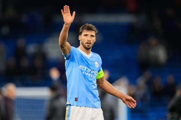 UEFA Champions League Manchester City vs Young Boys Ruben Dias 3 of Manchester City waves to the home fans as City qualify for the last 16 during the UEFA Champions League match Manchester City vs Young Boys at Etihad Stadium, Manchester, United Kingdom, 7th November 2023 (Photo by Conor Molloy News Images) Manchester Etihad Stadium Manchester United, ManU Kingdom Copyright: xConorxMolloy NewsxImagesx