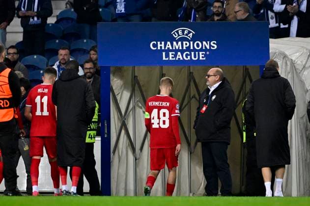 FC Porto v Royal Antwerp FC - UEFA Champions League PORTO, PORTUGAL - NOVEMBER 07 : Vermeeren Arthur midfielder of Antwerp FC during the UEFA Champions League group H match between FC Porto and Royal Antwerp FC on November 7, 2023 in Porto, Portugal, 07 11 2023 Porto Portugal  Copyright: xPeterxDexVoechtx