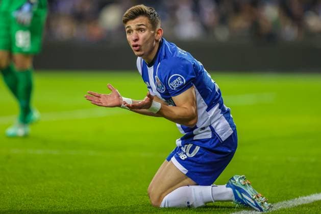 Uefa Champions League, FC Porto vs Royal Antwerp FC, round 2 of 6 Porto, Portugal, November, 7th, 2023,Uefa Champions League, FC Porto vs Royal Antwerp FC, round 2 of 6 at the Estadio do Dragao, Francisco Conceicao, playing for FC Porto, photography by @guelbergoes Porto Portugal
