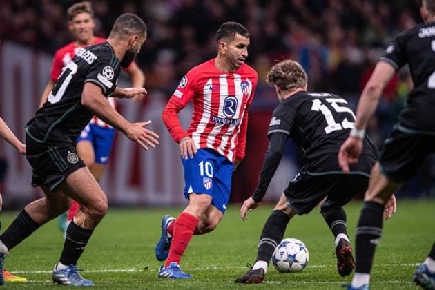 7th November 2023; Metropolitano Stadium, Madrid, Spain, Champions League, Group Stage Football, Atletico Madrid versus Celtic; Angel Correa takes on Odin Holm and Carter-Vickers  ActionPlus12573780 AgenciaxLOF