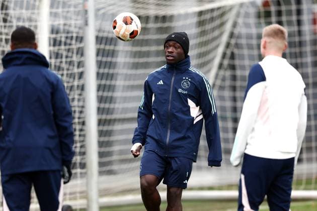 AMSTERDAM - Brian Brobbey of Ajax during the MD-1 training session ahead of the UEFA Europa League Group B match against Brighton & Hove Albion FC at Sportcomplex De Toekomst on November 8, 2023 in Amsterdam, Netherlands. ANP VINCENT JANNINK UEFA Europa League 2023 24 2023 2024 xVIxANPxSportx xxANPxIVx 483329021 originalFilename: 483329021.jpg