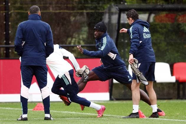 AMSTERDAM - Brian Brobbey of Ajax during the MD-1 training session prior to the UEFA Europa League Group B match against Brighton & Hove Albion FC at Sportcomplex De Toekomst on November 8, 2023 in Amsterdam, Netherlands. ANP VINCENT JANNINK UEFA Europa League 2023 24 2023 2024 xVIxANPxSportx xxANPxIVx 483329764 originalFilename: 483329764.jpg