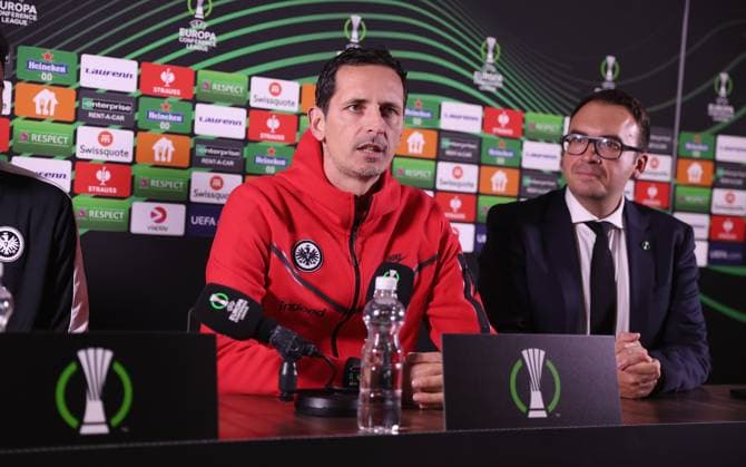 09 11 2023, Football UEFA Europa Conference League, HJK Helsinki Eintracht Frankfurt, emonline, emspor, v l , Coach Dino Toppmöller Eintracht Frankfurt at the press conference DFL DFB REGULATIONS PROHIBIT ANY USE OF PHOTOGRAPHS AS IMAGE SEQUENCES AND OR QUASI VIDEO xdcx Copyright: HMBxMedia