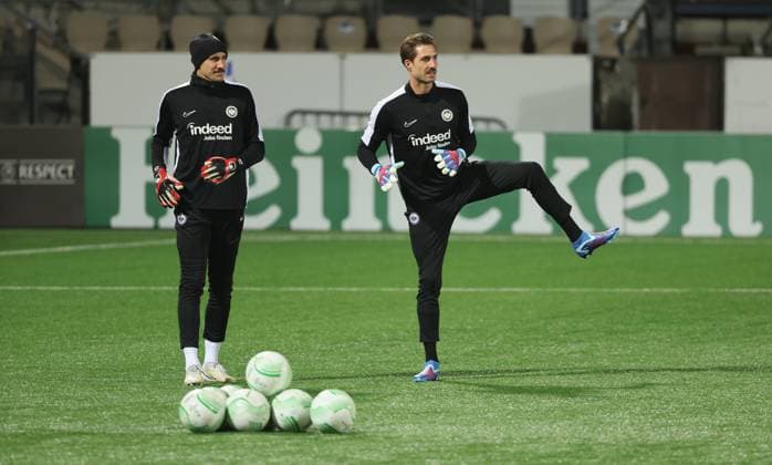 09 11 2023, Football UEFA Europa Conference League, HJK Helsinki Eintracht Frankfurt, emonline, emspor, v l , Goalkeeper Jens Grahl Eintracht Frankfurt , Goalkeeper Kevin Trapp Eintracht Frankfurt at final training DFL DFB REGULATIONS PROHIBIT ANY USE OF PHOTOGRAPHS AS IMAGE SEQUENCES AND OR QUASI VIDEO xdcx Copyright: HMBxMedia