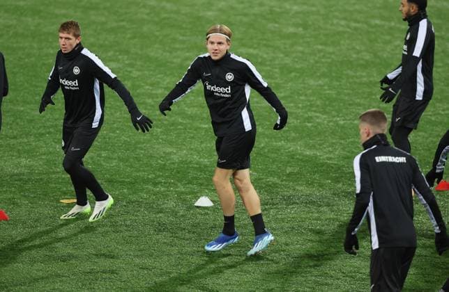09 11 2023, Football UEFA Europa Conference League, HJK Helsinki Eintracht Frankfurt, emonline, emspor, v l , Jens Petter Hauge Eintracht Frankfurt at final training DFL DFB REGULATIONS PROHIBIT ANY USE OF PHOTOGRAPHS AS IMAGE SEQUENCES AND OR QUASI VIDEO xdcx Copyright: HMBxMedia