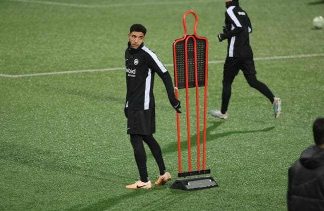 09 11 2023, Football UEFA Europa Conference League, HJK Helsinki Eintracht Frankfurt, emonline, emspor, v l , Omar Marmoush Eintracht Frankfurt at final training DFL DFB REGULATIONS PROHIBIT ANY USE OF PHOTOGRAPHS AS IMAGE SEQUENCES AND OR QUASI VIDEO xdcx Copyright: HMBxMedia