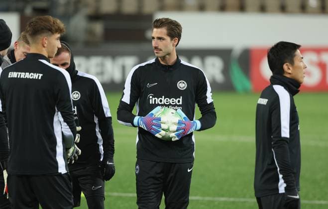 09 11 2023, Football UEFA Europa Conference League, HJK Helsinki Eintracht Frankfurt, emonline, emspor, v l , Goalkeeper Kevin Trapp Eintracht Frankfurt at final training DFL DFB REGULATIONS PROHIBIT ANY USE OF PHOTOGRAPHS AS IMAGE SEQUENCES AND OR QUASI VIDEO xdcx Copyright: HMBxMedia