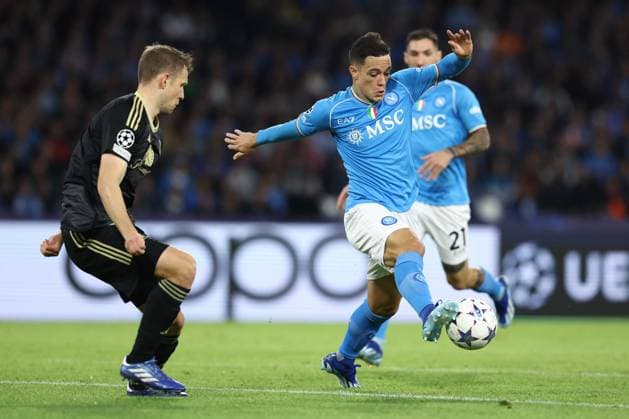 Foto Alessandro Garofalo LaPresse 08 novembre 2023 Napoli, Italia calcio Napoli vs Union Berlin Champions League 2023 2024 - stadio Diego Armando Maradona Nella foto: Giacomo Raspadori (SSC Napoli); November 08, 2023 Naples, Italy sport soccer Napoli vs Union Berlin - Champions League 2023 2024 - Diego Armando Maradona stadium. In the pic: Giacomo Raspadori (SSC Napoli);  Copyright: xAlessandroxGarofalo LaPressex