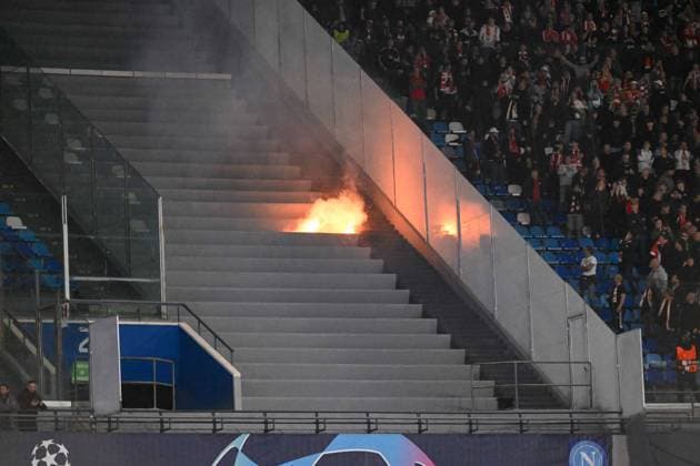 Football, Men, Season 2023 2024, UEFA Champions League Group C, Matchday 4 , SSC Napoli 1 FC Union Berlin, v l Pyrotechnics in the stands, 08 11 2023, Copyright: xMatthiasxKochx