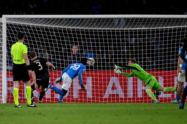 Andre-Frank Zambo Anguissa of SSC Napoli scores a goal, later disallowed by referee, during the Champions League Group C football match between SSC Napoli and FC Union Berlin at Diego Armando Maradona stadium in Naples (Italy), November 8th, 2023. AndreaxStaccioli
