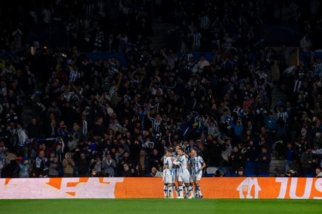 Real Sociedad Vs Benfica: Group D - UEFA Champions League Players of Real Sociedad celebrate after scoring their team s 1st goal during the UEFA Champions League match between Real Sociedad and Benfica at Reale Arena. Donostia (Basque Country). November 08, 2023. (Gari Garaialde Bostok Photo) Donostia Gipuzkoa Spain Editorial Use Only  Copyright: xGarikoitzxGaraialdex Bostok Photo GarixGaraialdex GG2311080258
