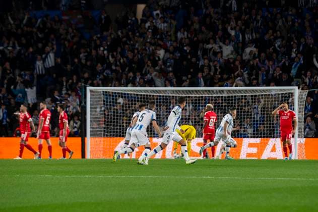 Real Sociedad Vs Benfica: Group D - UEFA Champions League Players of Real Sociedad celebrate their team s 1st goal during the UEFA Champions League match between Real Sociedad and Benfica at Reale Arena. Donostia (Basque Country). November 08, 2023. (Gari Garaialde Bostok Photo) Donostia Gipuzkoa Spain Editorial Use Only  Copyright: xGarikoitzxGaraialdex Bostok Photo GarixGaraialdex GG2311080235