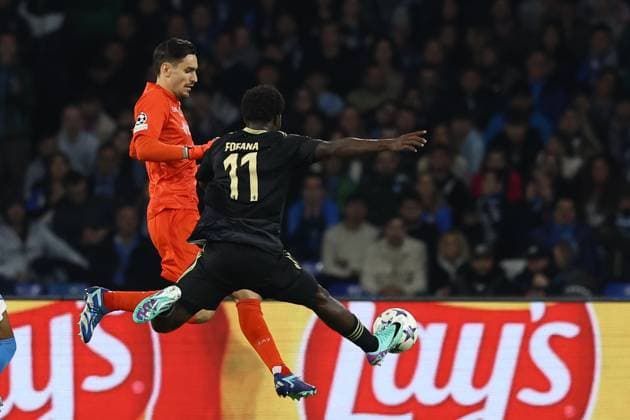 Sport Bilder des Tages Foto Alessandro Garofalo LaPresse 08 novembre 2023 Napoli, Italia calcio Napoli vs Union Berlin Champions League 2023 2024 - stadio Diego Armando Maradona Nella foto: Alex Meret (SSC Napoli); David Fofana (FC Union Berlin) November 08, 2023 Naples, Italy sport soccer Napoli vs Union Berlin - Champions League 2023 2024 - Diego Armando Maradona stadium. In the pic: Alex Meret (SSC Napoli); David Fofana (FC Union Berlin)  Copyright: xAlessandroxGarofalo LaPressex