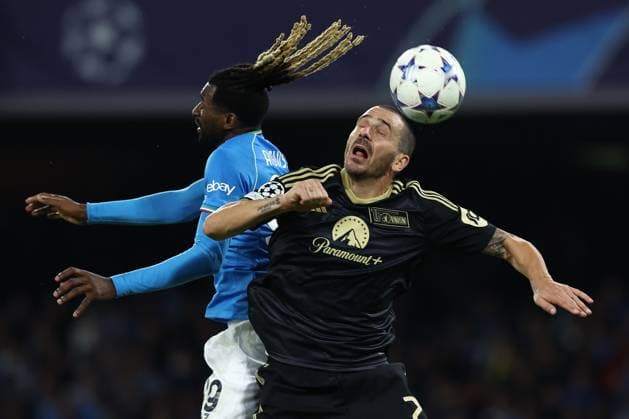 Foto Alessandro Garofalo LaPresse 08 novembre 2023 Napoli, Italia calcio Napoli vs Union Berlin Champions League 2023 2024 - stadio Diego Armando Maradona Nella foto: Leonardo Bonucci (FC Union Berlin)Andre Zambo Anguissa (SSC Napoli); November 08, 2023 Naples, Italy sport soccer Napoli vs Union Berlin - Champions League 2023 2024 - Diego Armando Maradona stadium. In the pic: Leonardo Bonucci (FC Union Berlin)Andre Zambo Anguissa (SSC Napoli);  Copyright: xAlessandroxGarofalo LaPressex