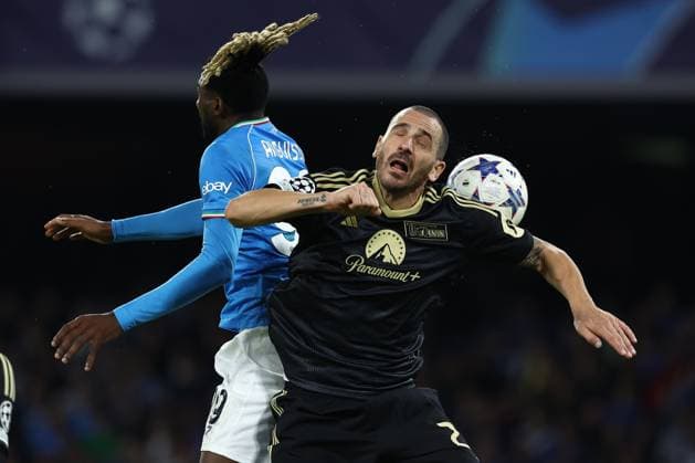 Foto Alessandro Garofalo LaPresse 08 novembre 2023 Napoli, Italia calcio Napoli vs Union Berlin Champions League 2023 2024 - stadio Diego Armando Maradona Nella foto: Andre Zambo Anguissa (SSC Napoli); Leonardo Bonucci (FC Union Berlin) November 08, 2023 Naples, Italy sport soccer Napoli vs Union Berlin - Champions League 2023 2024 - Diego Armando Maradona stadium. In the pic: Andre Zambo Anguissa (SSC Napoli); Leonardo Bonucci (FC Union Berlin)  Copyright: xAlessandroxGarofalo LaPressex