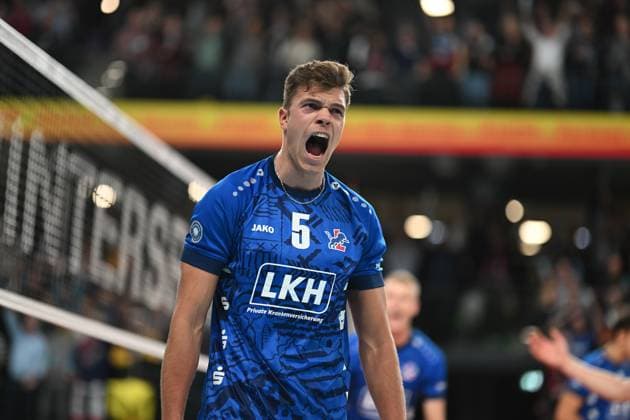 Volleyball I Men I 2023 2023 I Bundesliga I 3 Matchday I SVG Lüneburg VfB Friedrichshafen I 8 11 2023 Erik Johannes Röhrs 5, SVG Lüneburg shouts out his cheers, joy, happiness Lüneburg LKH Arena Niedersachsen Germany Copyright: xLobeca AndreasxHannigx