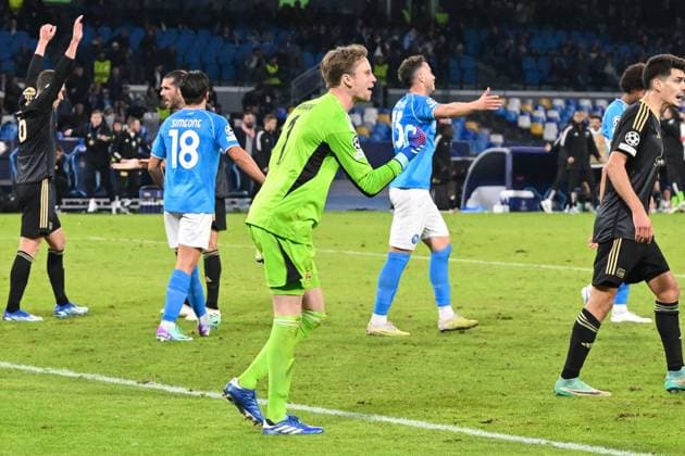 Soccer, Men, Season 2023 2024, UEFA Champions League Group C, Matchday 4 , SSC Napoli 1 FC Union Berlin, v l Goalkeeper Frederik Rönnow 1 FC Union Berlin gestures, 08 11 2023, Copyright: xMatthiasxKochx