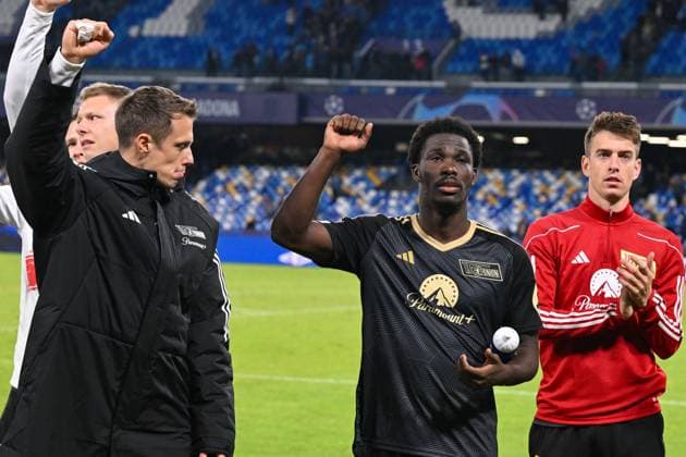 Football, Men, Season 2023 2024, UEFA Champions League Group C, Matchday 4 , SSC Napoli 1 FC Union Berlin, from l Goalkeeper Alexander Schwolow 1 FC Union Berlin , David Datro Fofana 1 FC Union Berlin and Robin Knoche 1 FC Union Berlin , 08 11 2023, Copyright: xMatthiasxKochx
