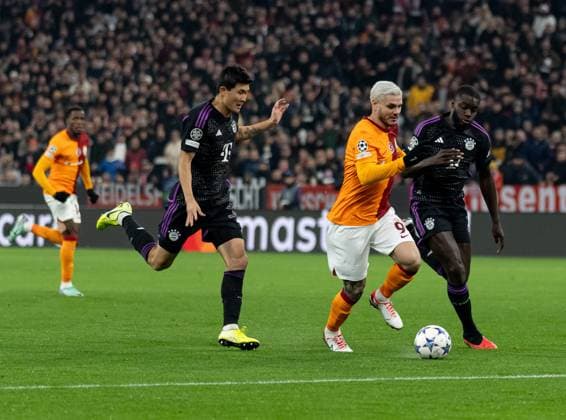 Fight for the ball duel between Mauro Icardi Galatasaray Istanbul, 9 and Dayot Upamecano FC Bayern Muenchen, 2 , left behind Minjae Kim FC Bayern Muenchen, 3 GER, FC Bayern Muenchen vs Galatasaray Istanbul, Football, Champions League, Group stage, Matchday 4, Season 2023 2024, 08 11 2023 DFL DFB REGULATIONS PROHIBIT ANY USE OF PHOTOGRAPHS as IMAGE SEQUENCES and or QUASI VIDEO GER, FC Bayern Muenchen vs Galatasaray Istanbul, Football, Champions League, Group stage, Matchday 4, Season 2023 2024, 08 11 2023 Muenchen Copyright: xEibner-Pressefoto HeikexFeinerx EP_HFR
