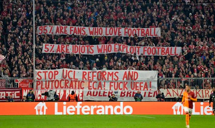 08 11 2023, Fußball UEFA Championsleague 2023 2024 4 Spieltag Vorrunde, FC Bayern München Galatasaray Istanbul SK, in der Allianz Arena München 95 are fans wholove Football 5 are idiots who exploit Football DFL and DFB regulations prohibit any use of photographs as image sequences and or quasi video