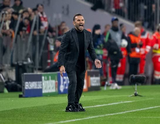 Okan Buruk Head Coach Head Coach, Galatasaray Istanbul shouting on the sideline GER, FC Bayern Muenchen vs Galatasaray Istanbul, Football, Champions League, Group Stage, Matchday 4, Season 2023 2024, 08 11 2023 DFL DFB REGULATIONS PROHIBIT ANY USE OF PHOTOGRAPHS as IMAGE SEQUENCES and or QUASI VIDEO GER, FC Bayern Muenchen vs Galatasaray Istanbul, Football, Champions League, Group stage, Matchday 4, Season 2023 2024, 08 11 2023 Muenchen Copyright: xEibner-Pressefoto HeikexFeinerx EP_HFR