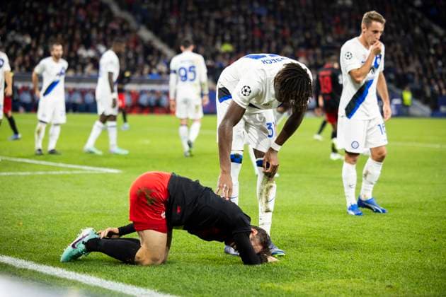 SOCCER - UEFA CL, RBS vs Inter SALZBURG,AUSTRIA,08.NOV.23 - SOCCER - UEFA Champions League, group stage, Red Bull Salzburg vs FC Internazionale Milano. Image shows Andreas Ulmer (RBS) and Yann Auriel Bisseck (Inter).  GEPAxpictures xGintarexKarpaviciute