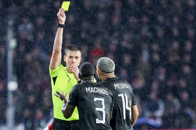 EINDHOVEN, 08-11-2023, Philips Stadium, UEFA Champions League season 2023 24, Referee Daniel Siebert shows yellow card to Deiver Machado of RC Lens during the match between PSV and RC Lens. PSV - Lens  x23092837x Copyright: